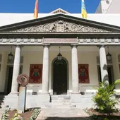 Fachada del Parlamento de Canarias Fachada del Parlamento de Canarias