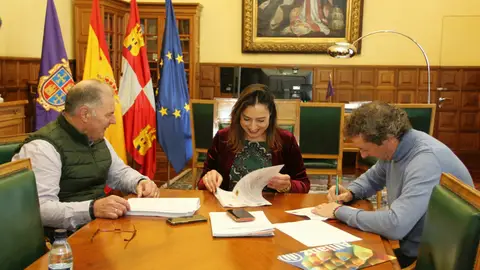 Ayuntamiento de Palencia e IPA renuevan el convenio de colaboración para completar la formación de la Policía Local .