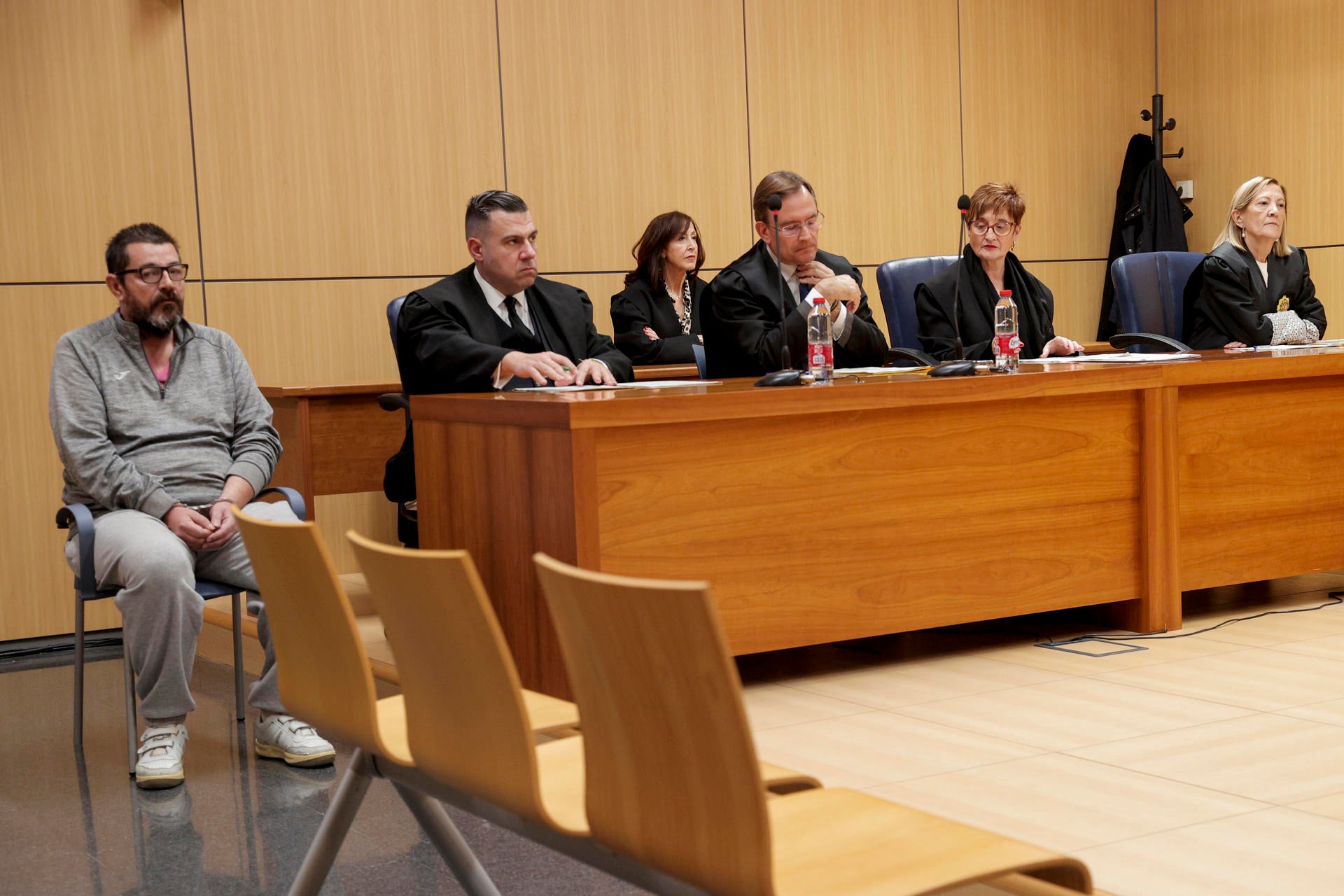 El jurado declara culpable al padre que asesinó a su hijo de once años en Sueca El jurado declara culpable al padre que asesinó a su hijo de once años en Sueca