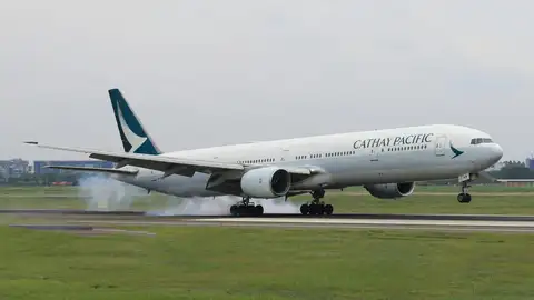 Imagen de archivo de un vuelo de Cathay Pacific Imagen de archivo de un vuelo de Cathay Pacific