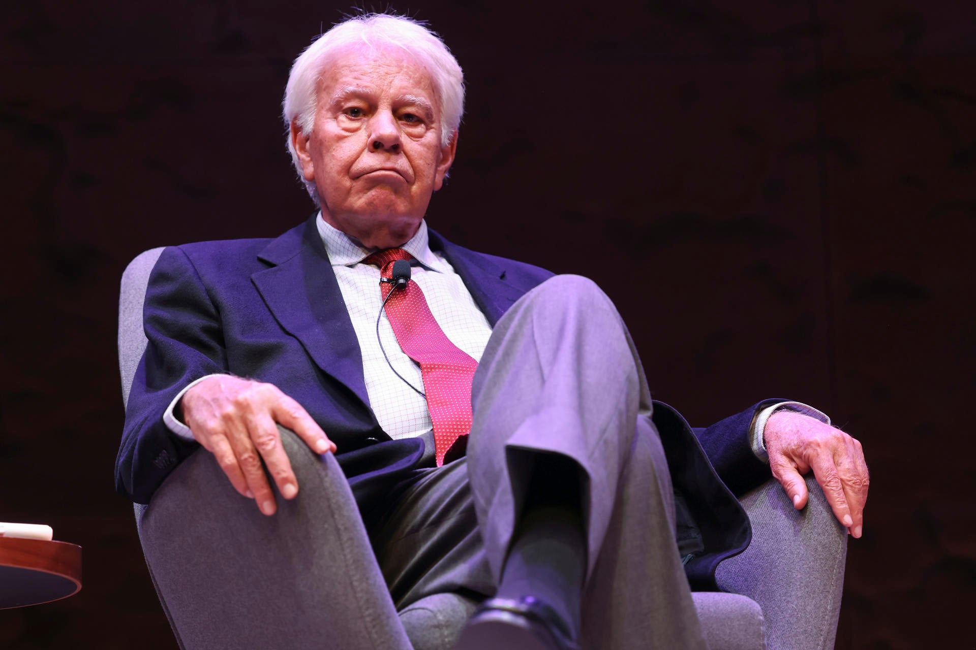 Felipe González denuncia ataques "despiadados e irracionales" a la Constitución Felipe González denuncia ataques "despiadados e irracionales" a la Constitución