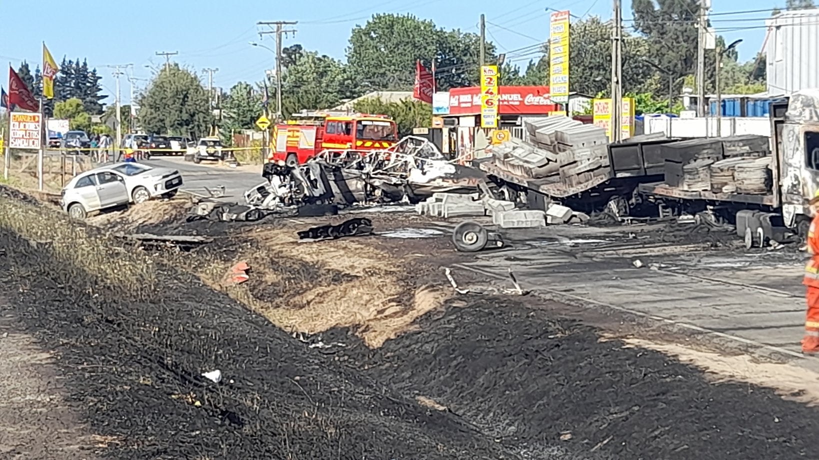 Un piloto español muere al estrellar su avión en la extinción de un incendio en Chile Un piloto español muere al estrellar su avión en la extinción de un incendio en Chile