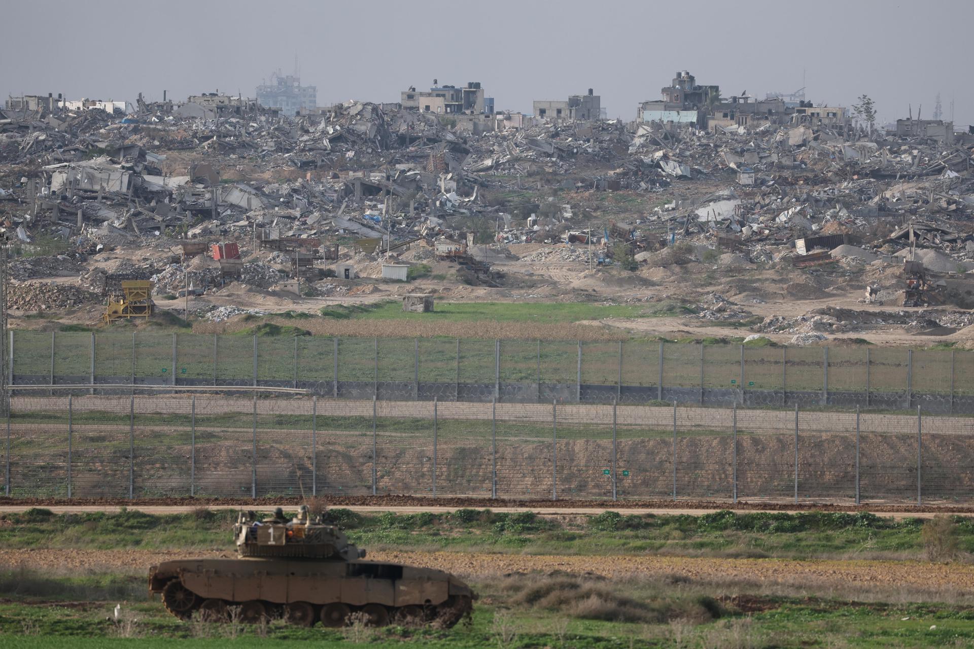 Entra a Gaza ayuda para civiles y medicamentos para rehenes israelíes por acuerdo catarí Entra a Gaza ayuda para civiles y medicamentos para rehenes israelíes por acuerdo catarí