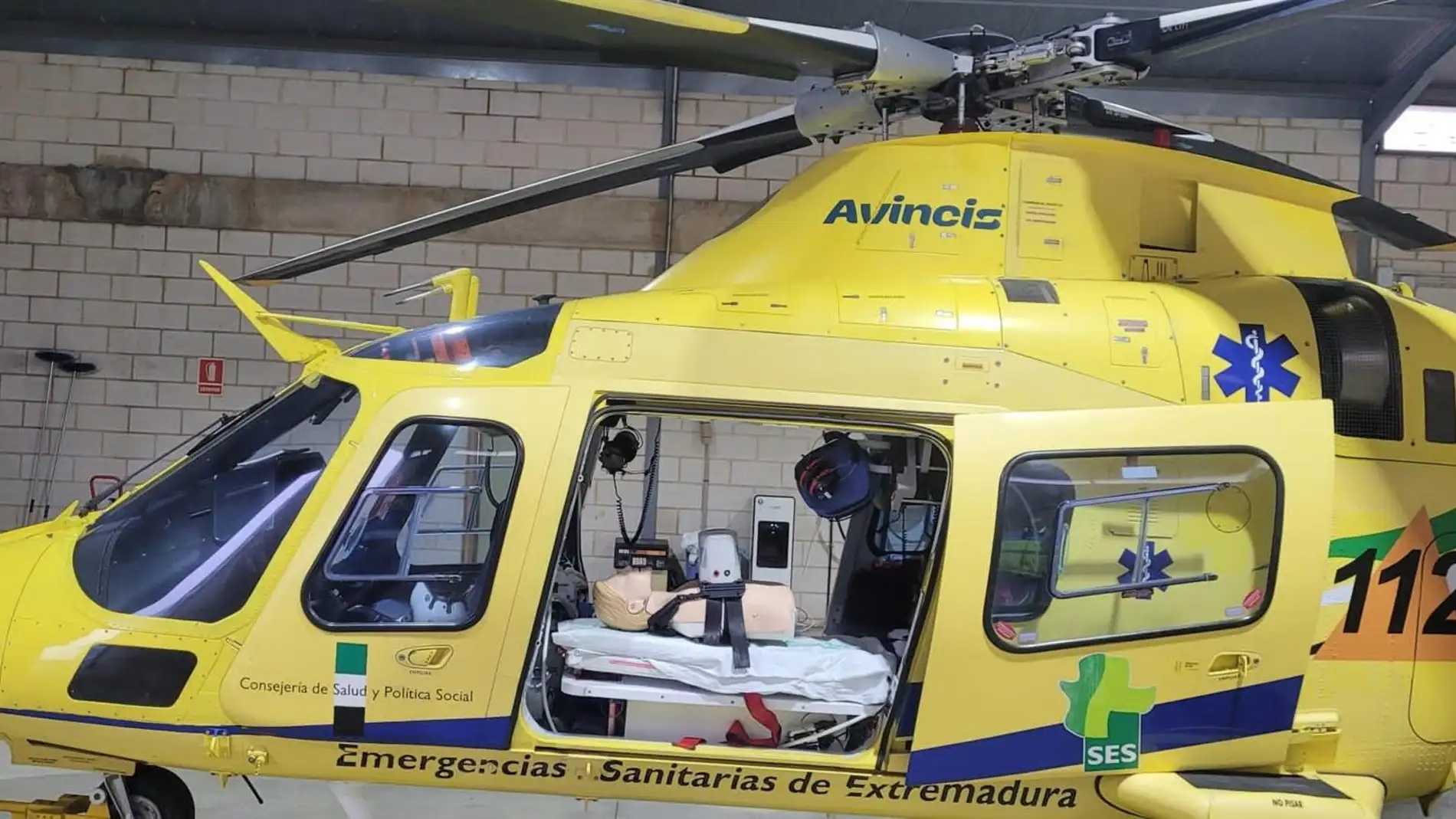 El SES dota con dos cardiocompresores a los helicópteros sanitarios de Don Benito y Cáceres