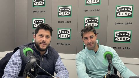 Jaime Santamar&iacute;a y Miguel &Aacute;ngel Plaza, concejal de fiestas y presidente de la Comisi&oacute;n de Fiestas de Sant Antoni de la Ermita de la Vila Joiosa.