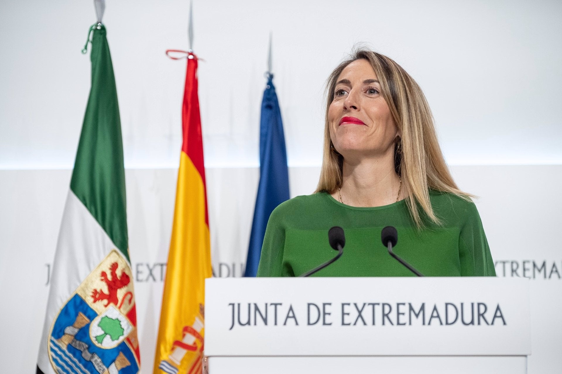 Guardiola pide a Teresa Ribera que interceda para que el Gobierno se replantee la continuidad de la Central de Almaraz Guardiola pide a Teresa Ribera que interceda para que el Gobierno se replantee la continuidad de la Central de Almaraz