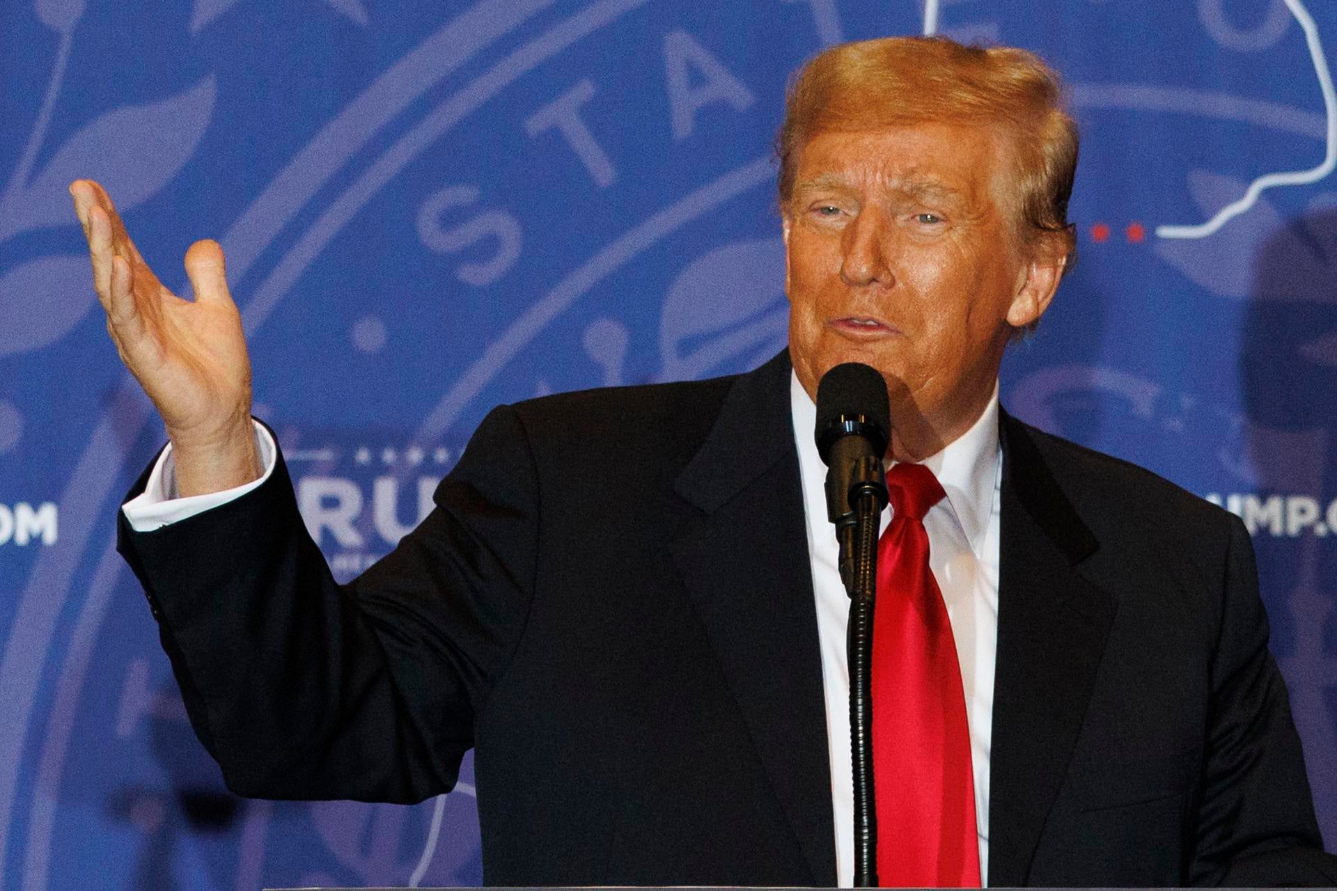 Un tribunal superior de Maine desestima una decisión que excluye a Trump de las primarias en el estado Un tribunal superior de Maine desestima una decisión que excluye a Trump de las primarias en el estado