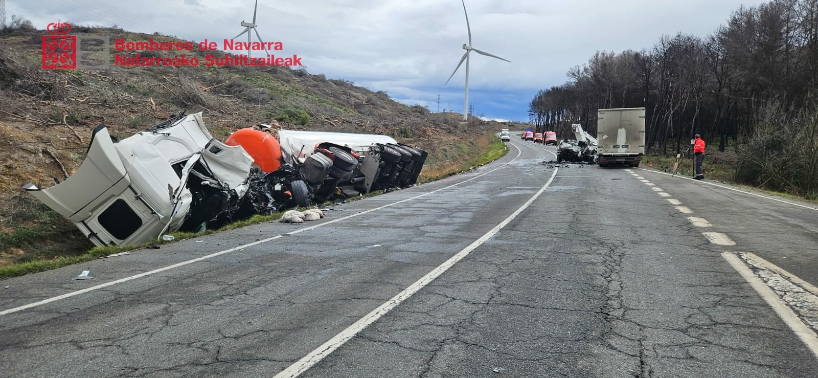 Un camionero fallecido en una colisión entre dos camiones Un camionero fallecido en una colisión entre dos camiones