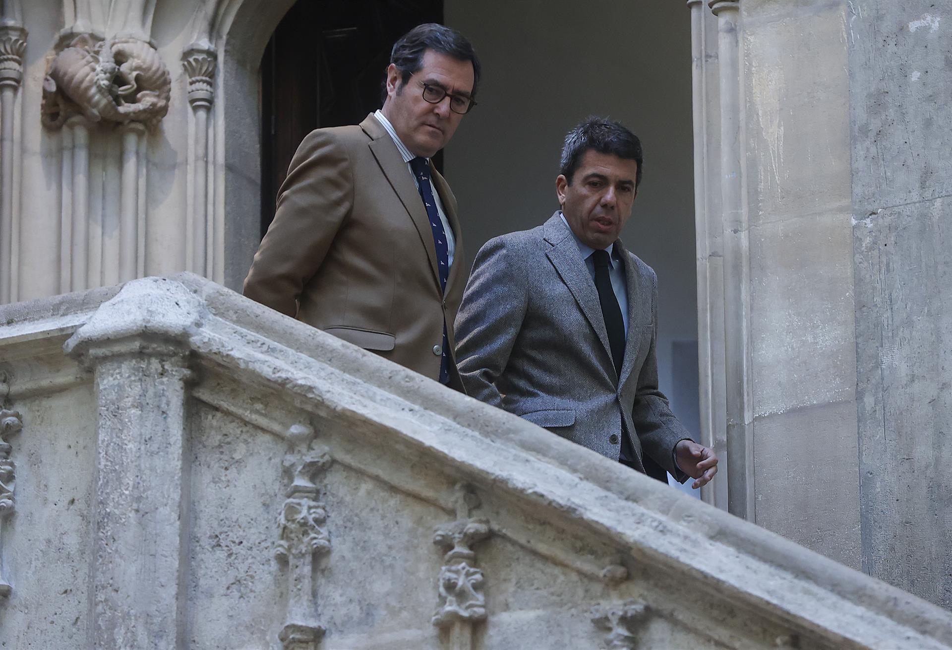 La Generalitat y la CEOE, aliados en la defensa del sector cerámico, el agua o el puerto de València La Generalitat y la CEOE, aliados en la defensa del sector cerámico, el agua o el puerto de València