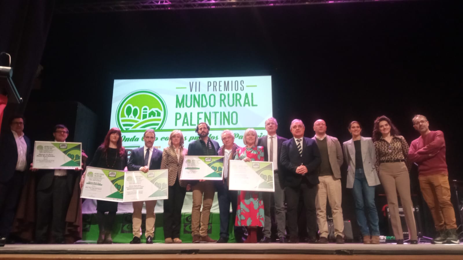 Onda Cero Palencia galardona a Sandra Ámez, Autillo de Campos, Apis in Love, Bodega Carreprado y Cluny Ibérica con los premios "Mundo Rural Palentino" Onda Cero Palencia galardona a Sandra Ámez, Autillo de Campos, Apis in Love, Bodega Carreprado y Cluny Ibérica con los premios "Mundo Rural Palentino"