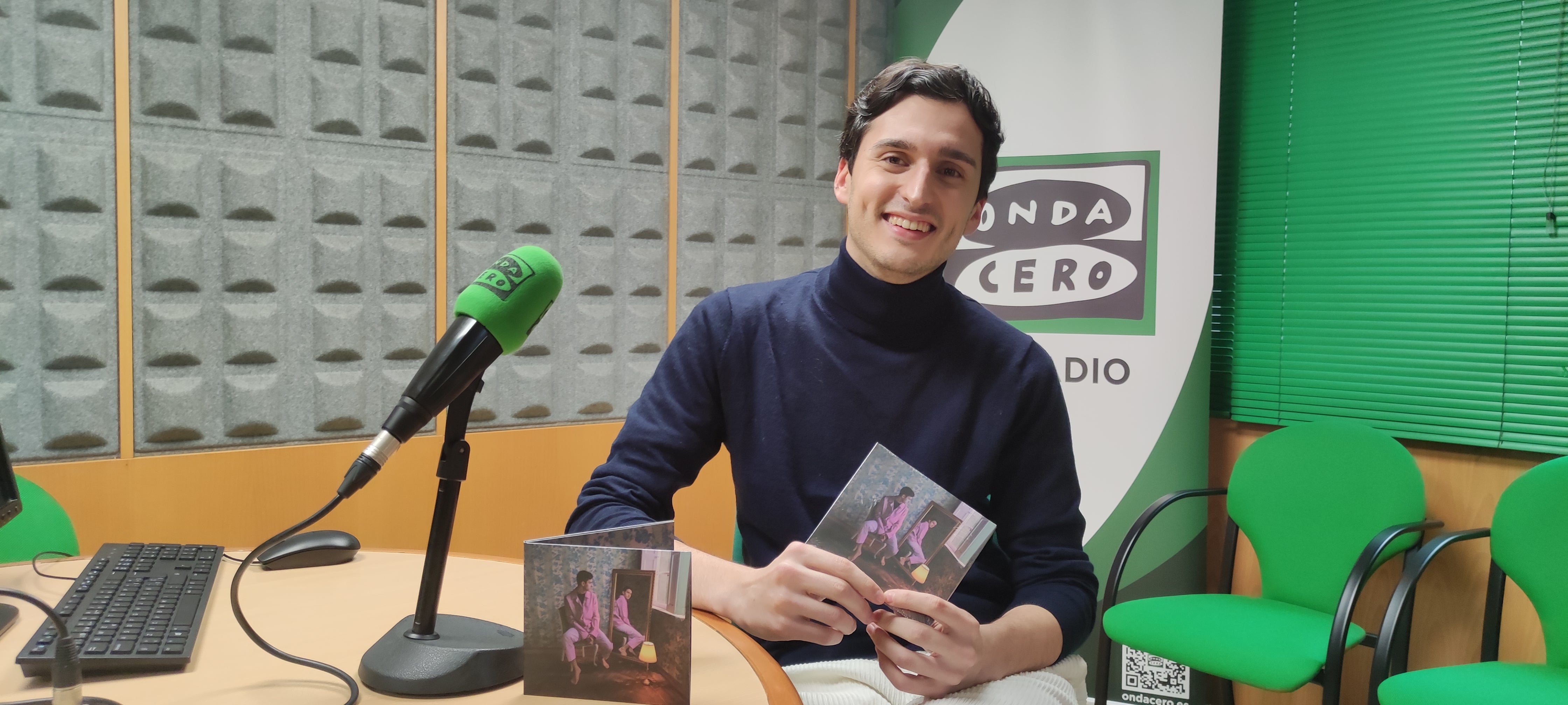 "Perdón por las molestias", el álbum debut de Javier Lago "Perdón por las molestias", el álbum debut de Javier Lago