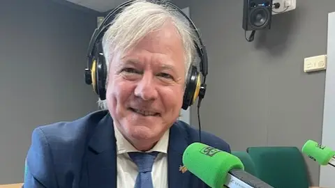 José Marcial Rodríguez, conseller de Turismo del Consell de Mallorca Marcial Rodríguez, conseller insular de Turismo, pasa por los micrófonos de Onda Cero Mallorca
