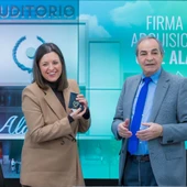 Instantes de la entrega de llaves simbólica del Cine Alameda Instantes de la entrega de llaves simbólica del Cine Alameda