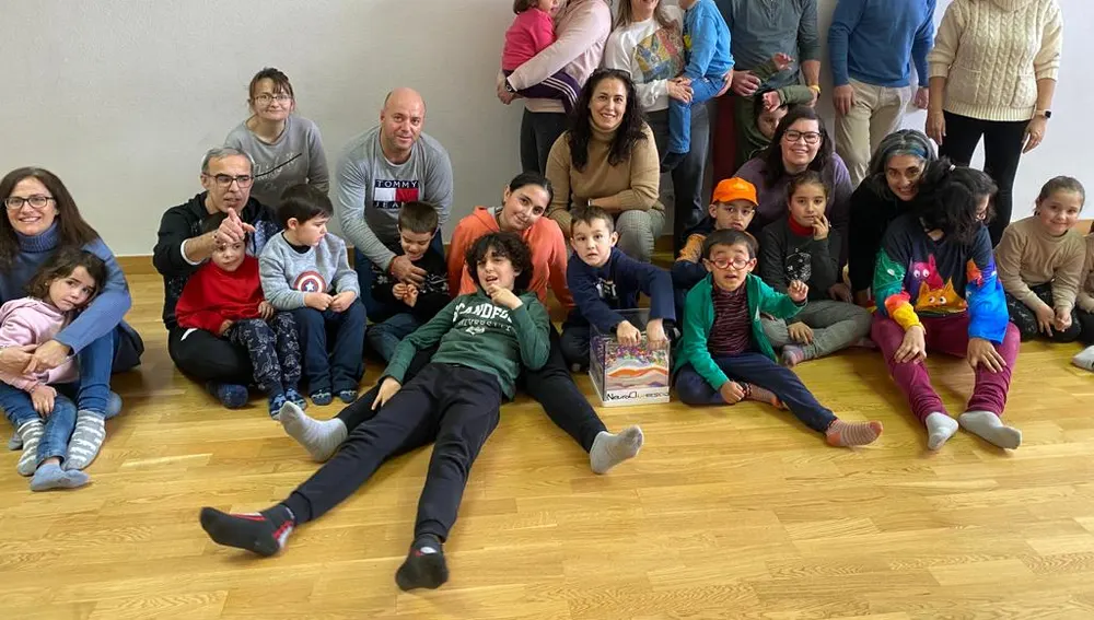 Participantes taller de arte terapia &quot;El color de las emociones&quot;. Neurodiversos C-LM (Valdepeñas)