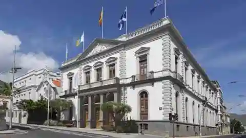 El Ayuntamiento de Santa Cruz de Tenerife El Ayuntamiento de Santa Cruz de Tenerife