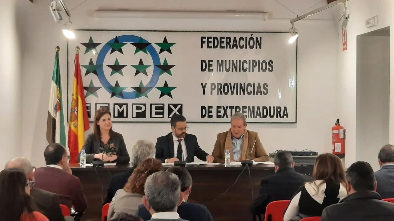 Arranca una nueva legislatura de la FEMPEX con consenso en asuntos vehiculares