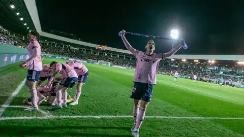 22-1 Dani Calvo festeja el gol de Alemao en A Malata 22-1 Dani Calvo festeja el gol de Alemao en A Malata