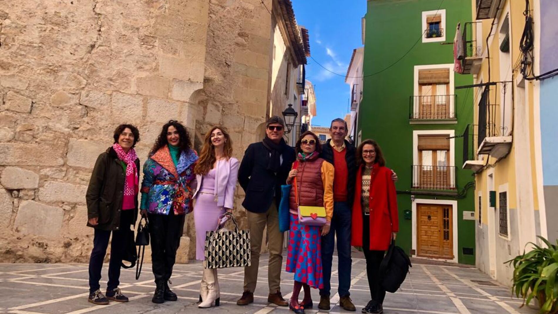 Agatha Ruiz de la Prada presenta su último libro en Benidorm tras pasear por la Vila Joiosa