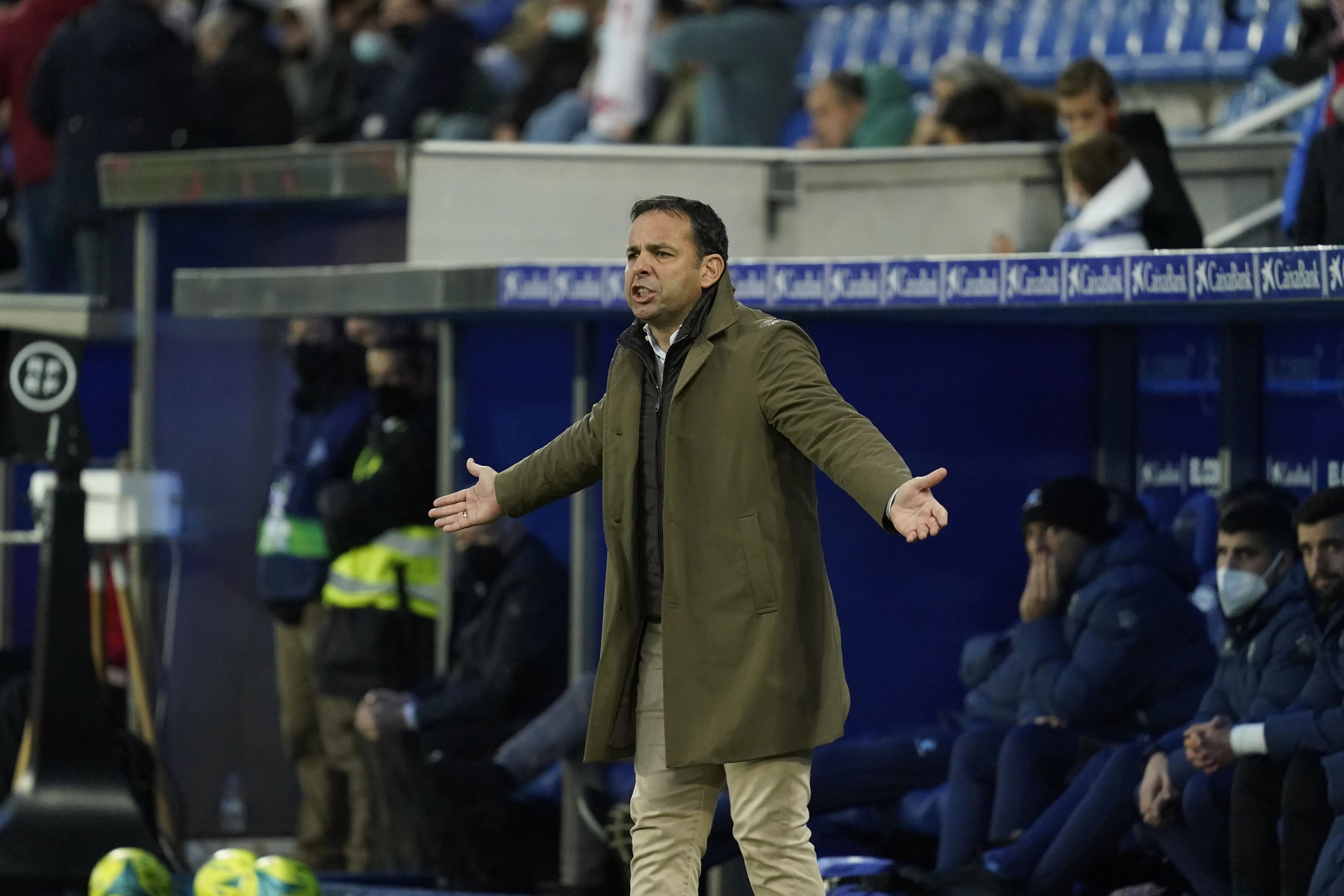 Javier Calleja: "Nos vamos con un punto que te deja mal sabor de boca porque teníamos la victoria en nuestra mano" Javier Calleja: "Nos vamos con un punto que te deja mal sabor de boca porque teníamos la victoria en nuestra mano"