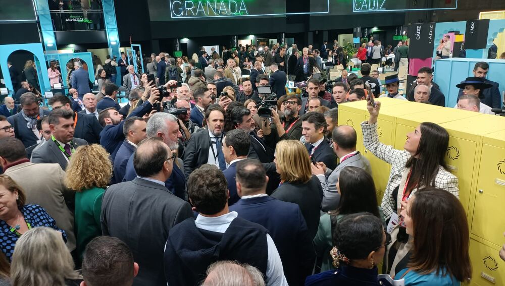 Fitur 2024