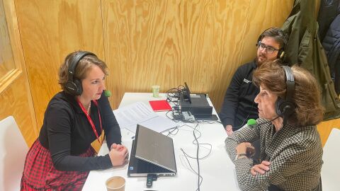 La Presidenta de la CAEB, Carmen Planas, entrevistada por Elka Dimitrova en FITUR. 