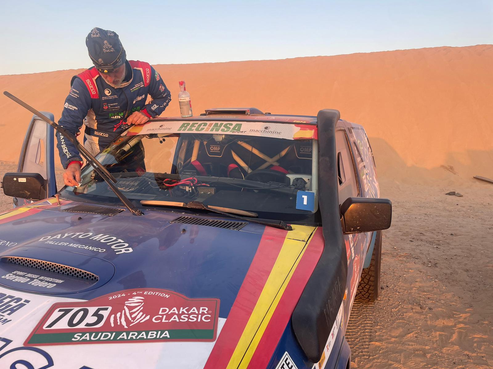 Chisco Benavente: "En el Dakar hay que parar a auxiliar a otros competidores" Chisco Benavente: "En el Dakar hay que parar a auxiliar a otros competidores"