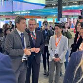 Carlos Mazón y Toni Pérez, en el stand de Benidorm en Fitur.