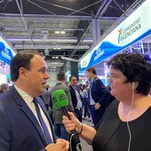 Juanfran Pérez y Marta Llinares, en Fitur. Juanfran Pérez y Marta Llinares, en Fitur.