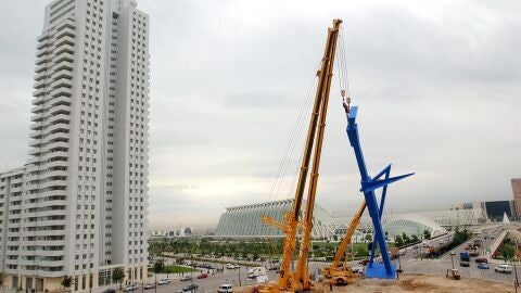 Trabajos de instalación de &quot;El Parotet&quot; en 2003, donde se observa el color original