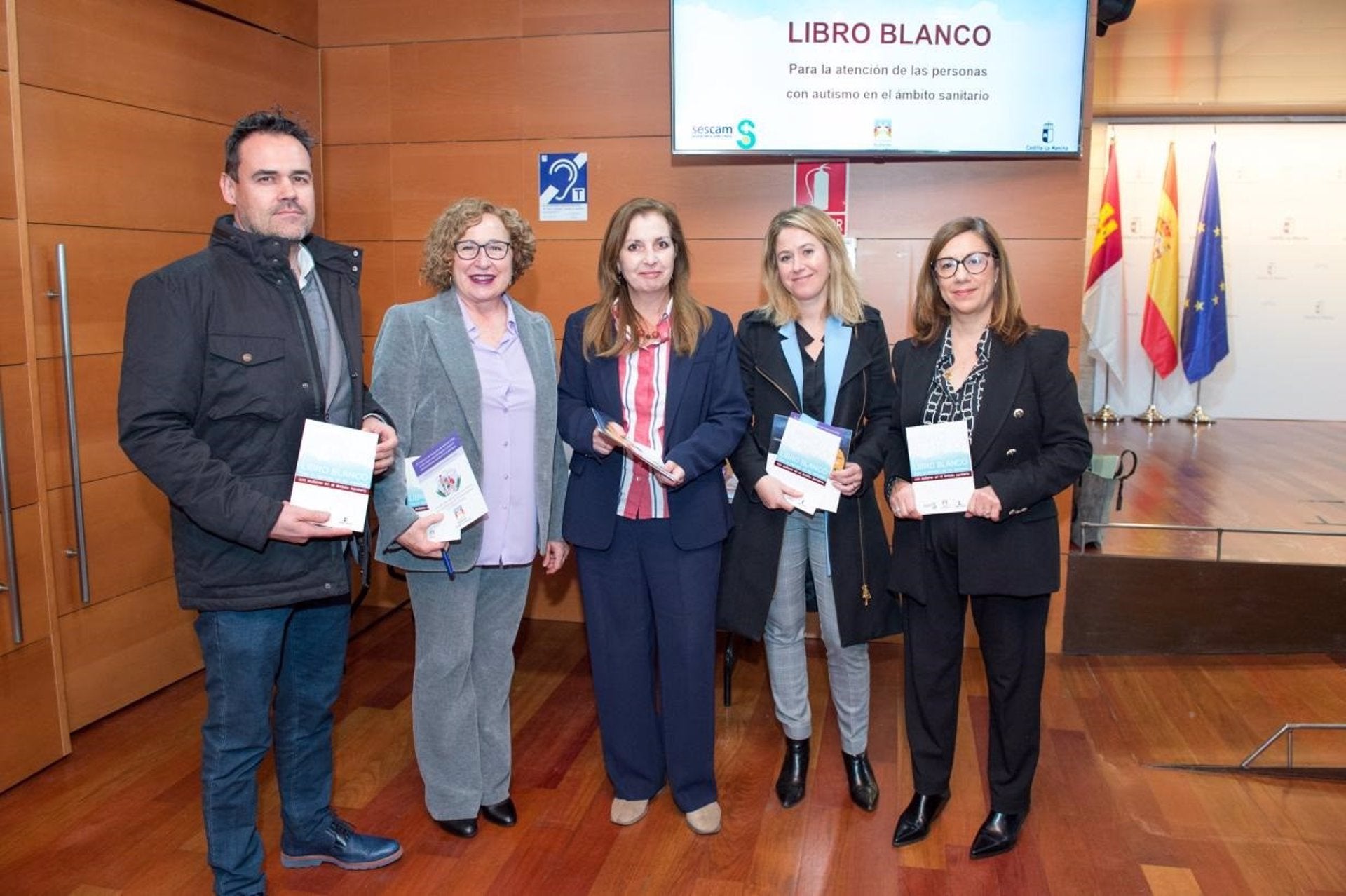Nace el Libro Blanco para mejorar la atención de personas con autismo Nace el Libro Blanco para mejorar la atención de personas con autismo