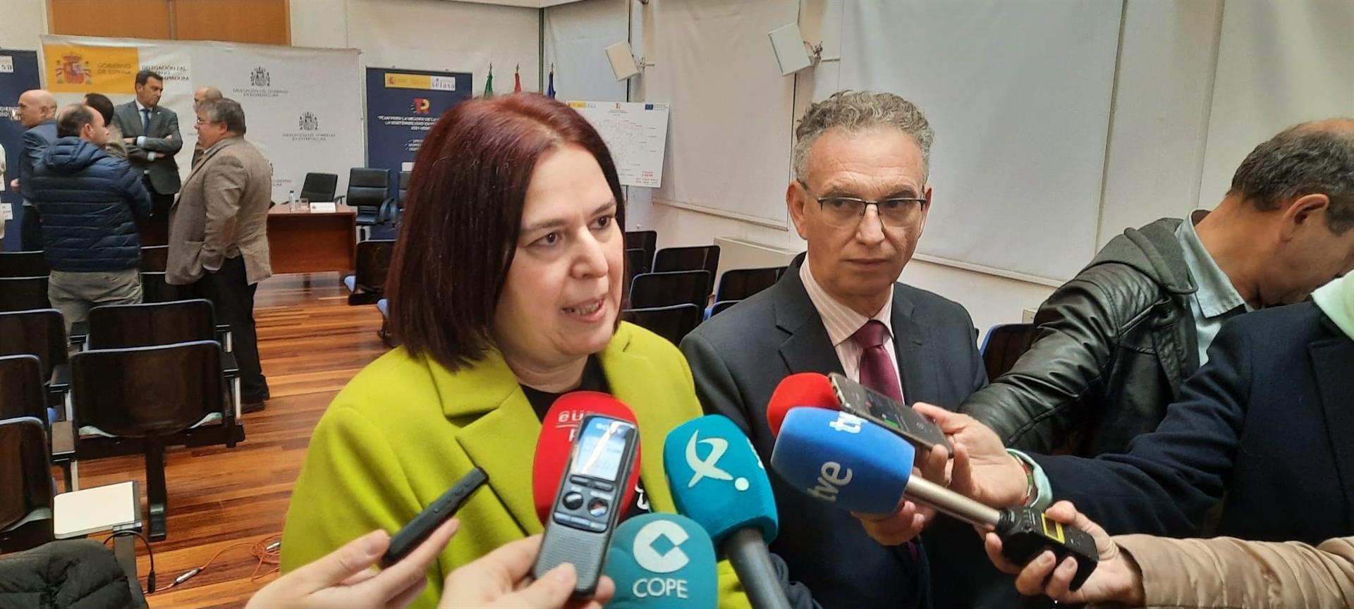 La Secretaria de Estado de Agricultura pide a la Junta que "haga su trabajo" sobre Tierra de Barros antes de exigir al ministerio La Secretaria de Estado de Agricultura pide a la Junta que "haga su trabajo" sobre Tierra de Barros antes de exigir al ministerio