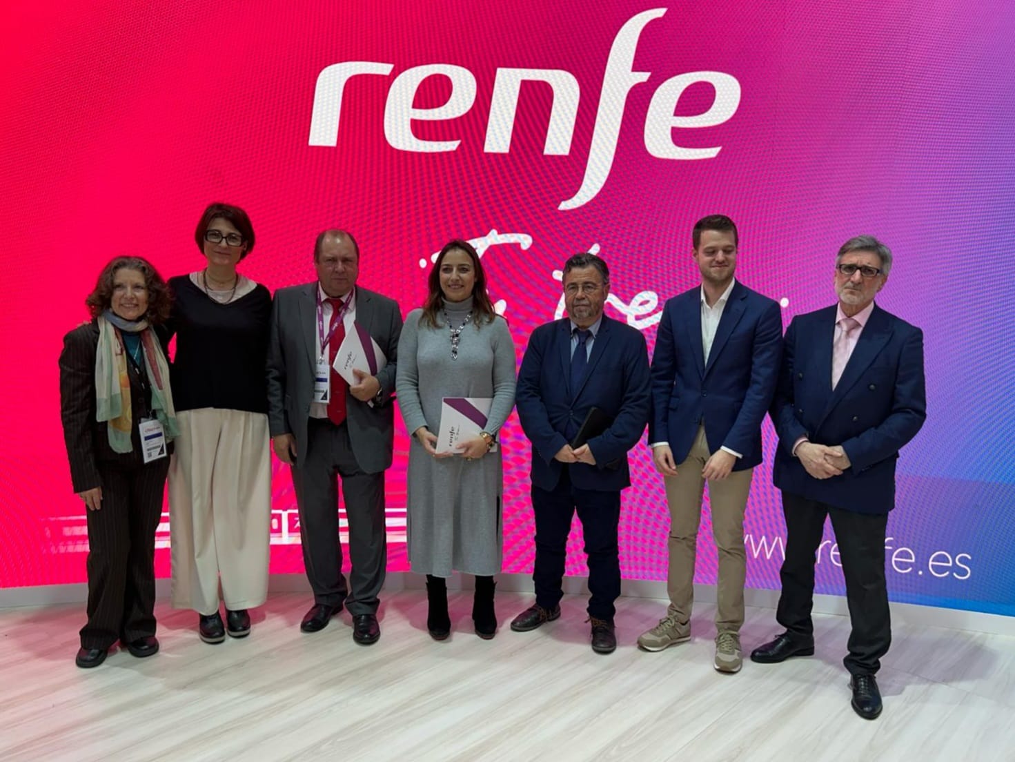 Renfe y el Ayuntamiento de Palencia renuevan su colaboración para promocionar los viajes de negocio y turismo en tren Renfe y el Ayuntamiento de Palencia renuevan su colaboración para promocionar los viajes de negocio y turismo en tren