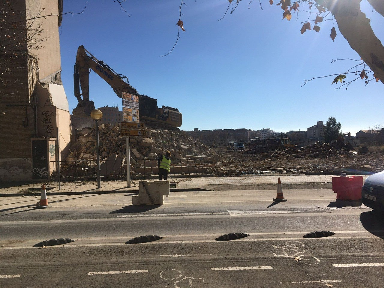 Derribado el local de la Peña Os Casaus Derribado el local de la Peña Os Casaus