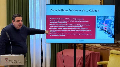 Pelayo Barcia anuncia que mientras no haya Vial de Jove, la ZBE de La Calzada ser&aacute; &uacute;nicamente informativa