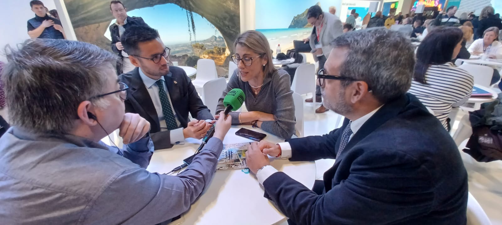 Las comarcas del Vinalopó brillan en FITUR con luz propia Las comarcas del Vinalopó brillan en FITUR con luz propia