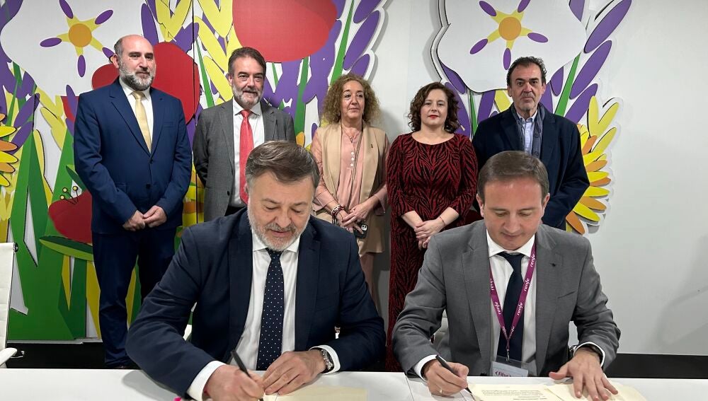 Firma del acuerdo con Renfe
