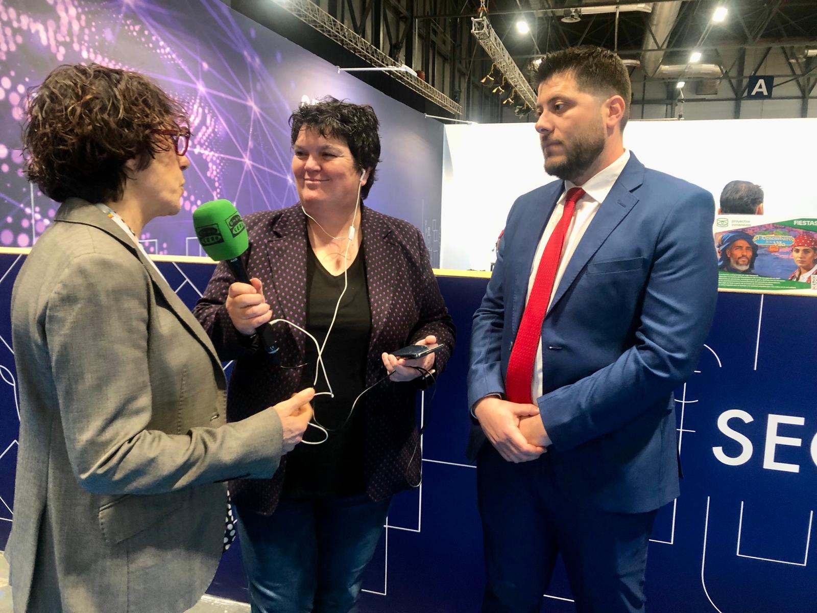 Entrevista con Rosa Llorca y Jaime Santamaría Entrevista con Rosa Llorca y Jaime Santamaría