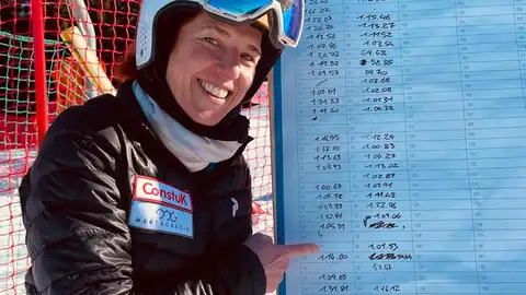 23-1 Rocío Carbajal, esquiadora ovetense que participa en la Copa del Mundo Master 3 23-1 Rocío Carbajal, esquiadora ovetense que participa en la Copa del Mundo Master 3