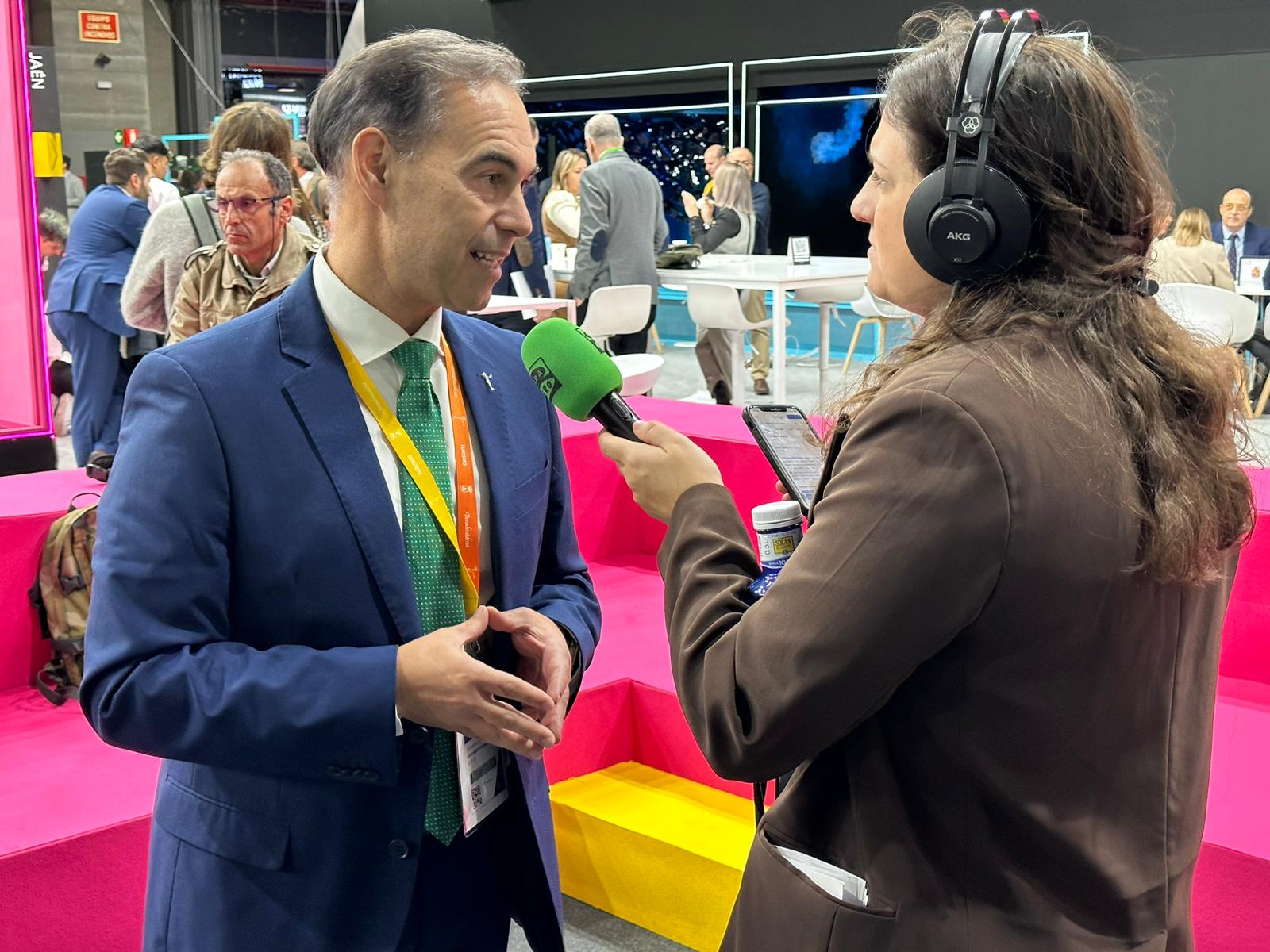 Juan Antonio Lara: "Estamos imparables y vamos a trabajar para revitalizar y potenciar el principal motor de nuestra economía, que es el turismo" Juan Antonio Lara: "Estamos imparables y vamos a trabajar para revitalizar y potenciar el principal motor de nuestra economía, que es el turismo"