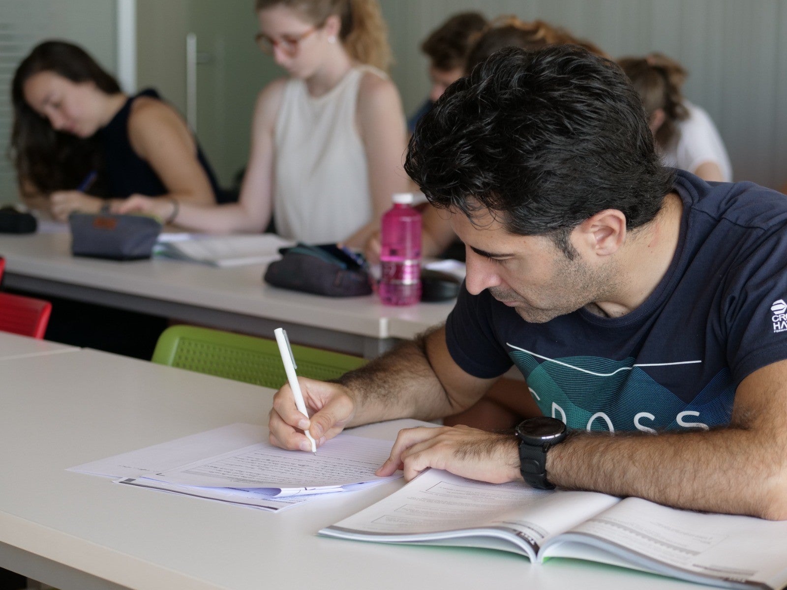 El Centro de Idiomas UMH lanza su nueva oferta de cursos de inglés y valenciano preparatorios de exámenes oficiales El Centro de Idiomas UMH lanza su nueva oferta de cursos de inglés y valenciano preparatorios de exámenes oficiales