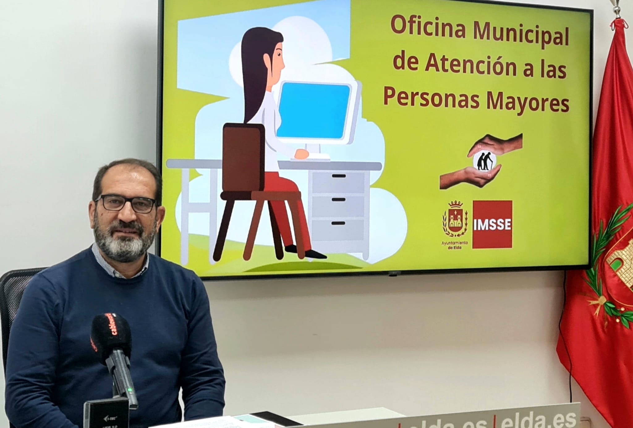 Elda abre la Oficina Municipal del Mayor para centralizar la atención que el Ayuntamiento ofrece a las personas de más de 60 años Elda abre la Oficina Municipal del Mayor para centralizar la atención que el Ayuntamiento ofrece a las personas de más de 60 años
