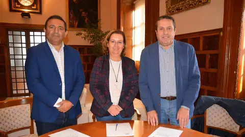 Diputación de Toledo invierte 40.000 euros en el transporte público de Segurilla y Mejorada Diputación de Toledo invierte 40.000 euros en el transporte público de Segurilla y Mejorada
