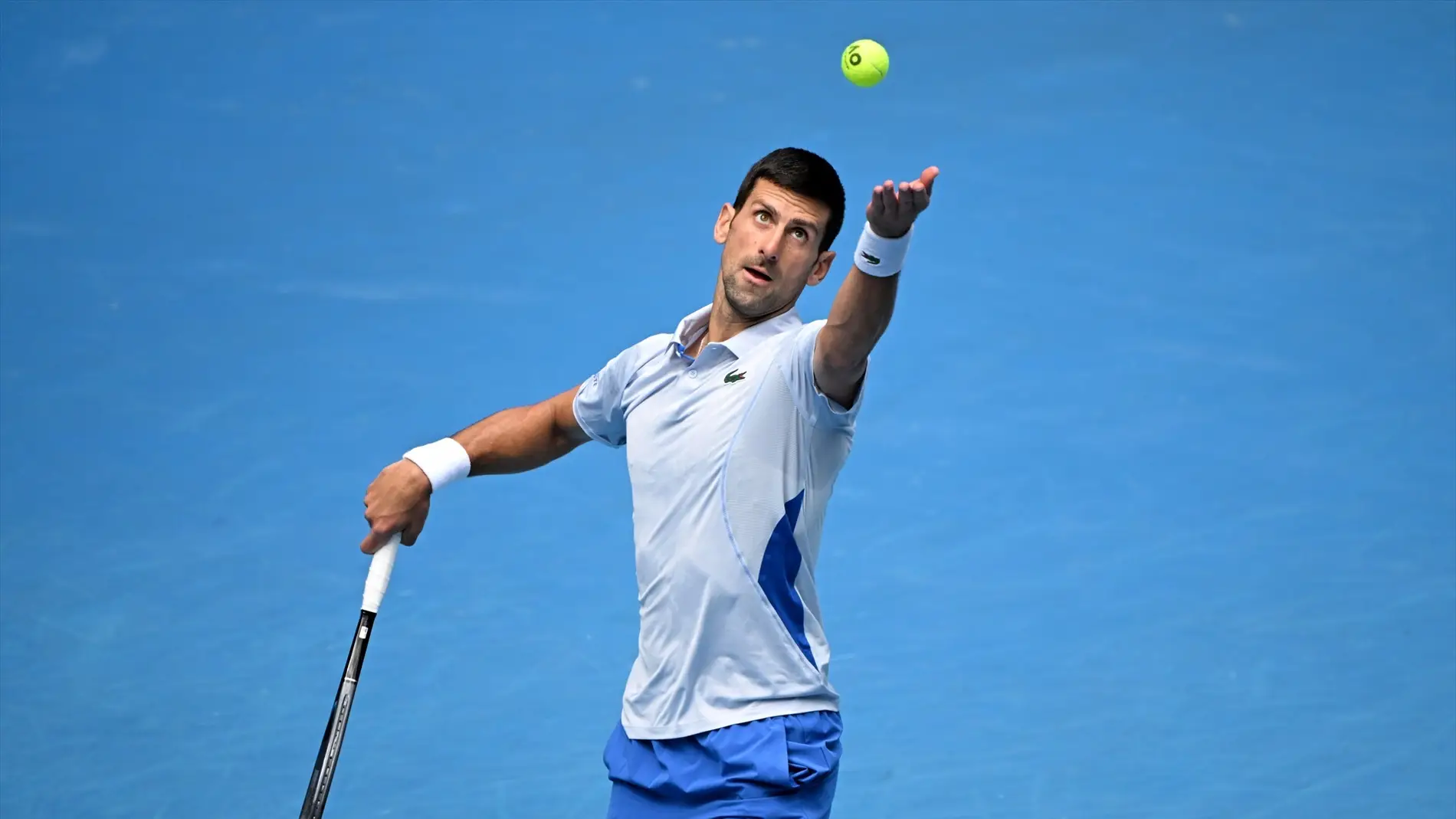 Un estelar Sinner supera a Djokovic en semifinales