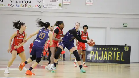 Valencia Basket vence al Embutidos Pajariel Bembibre antes de su decisivo duelo en Euroliga Valencia Basket vence al Embutidos Pajariel Bembibre antes de su decisivo duelo en Euroliga