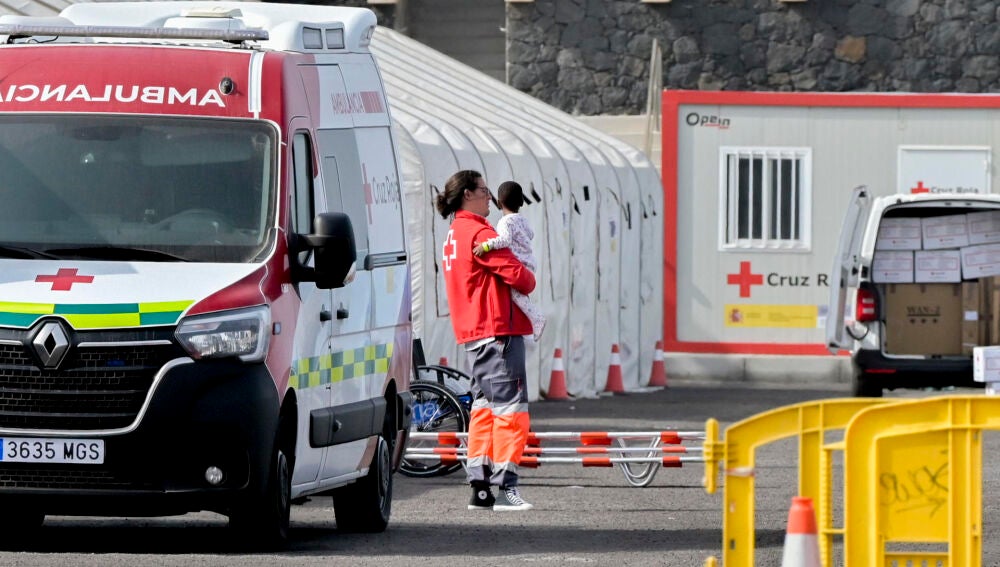 Muchos menores, niños de corta edad, entre los rescatados este fin de semana. En la imagen, el puerto de La Restinga en la isla de El Hierro