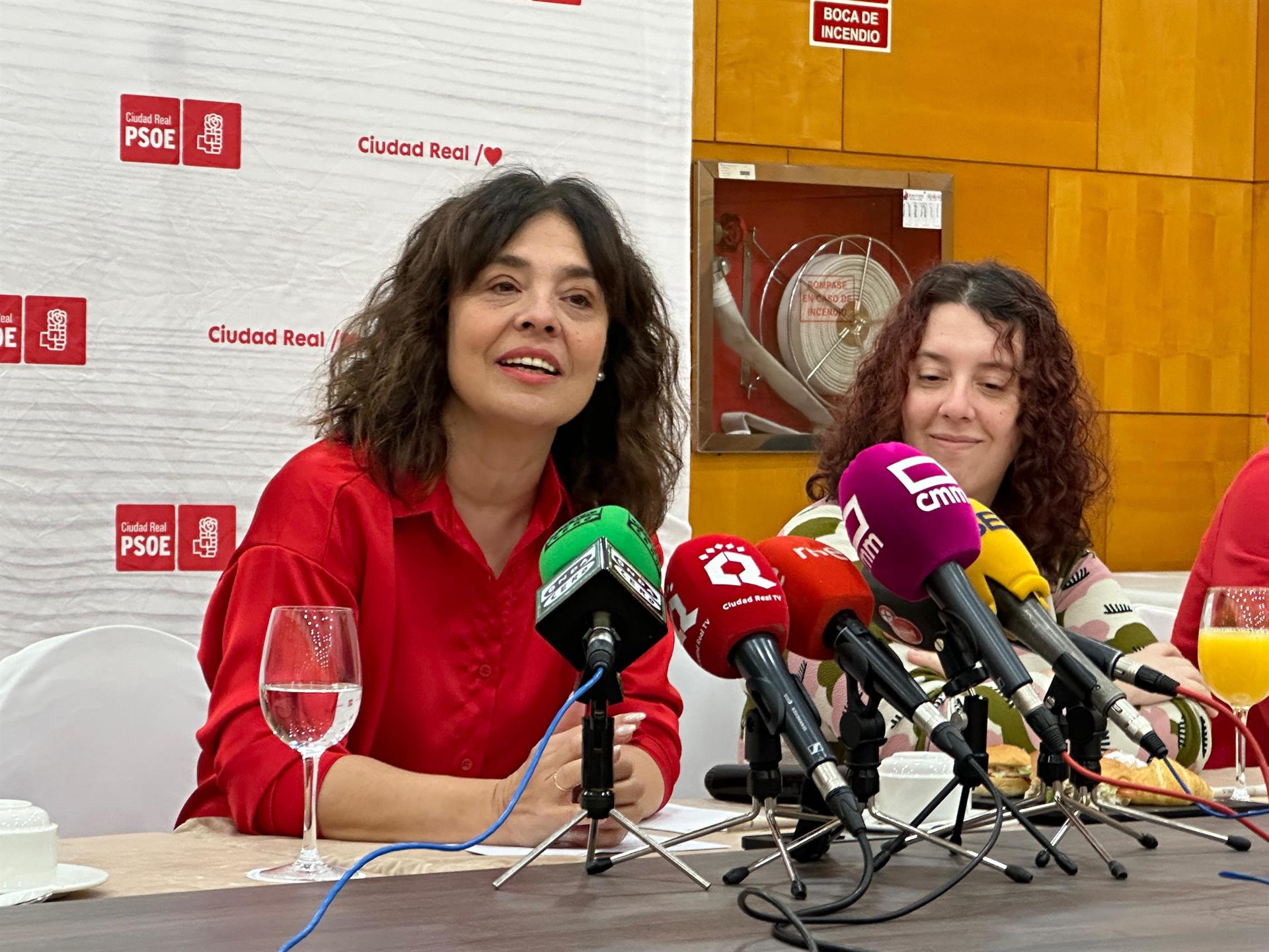 Pilar Zamora, exalcaldesa de Ciudad Real, deja su acta de concejal para dedicarse plenamente al Senado Pilar Zamora, exalcaldesa de Ciudad Real, deja su acta de concejal para dedicarse plenamente al Senado