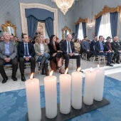 Acto en el Salón Azul del ayuntamiento de Alicante para recordar a Víctimas del Holocausto