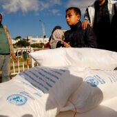 Sacos de ayuda de la UNRWA en Gaza