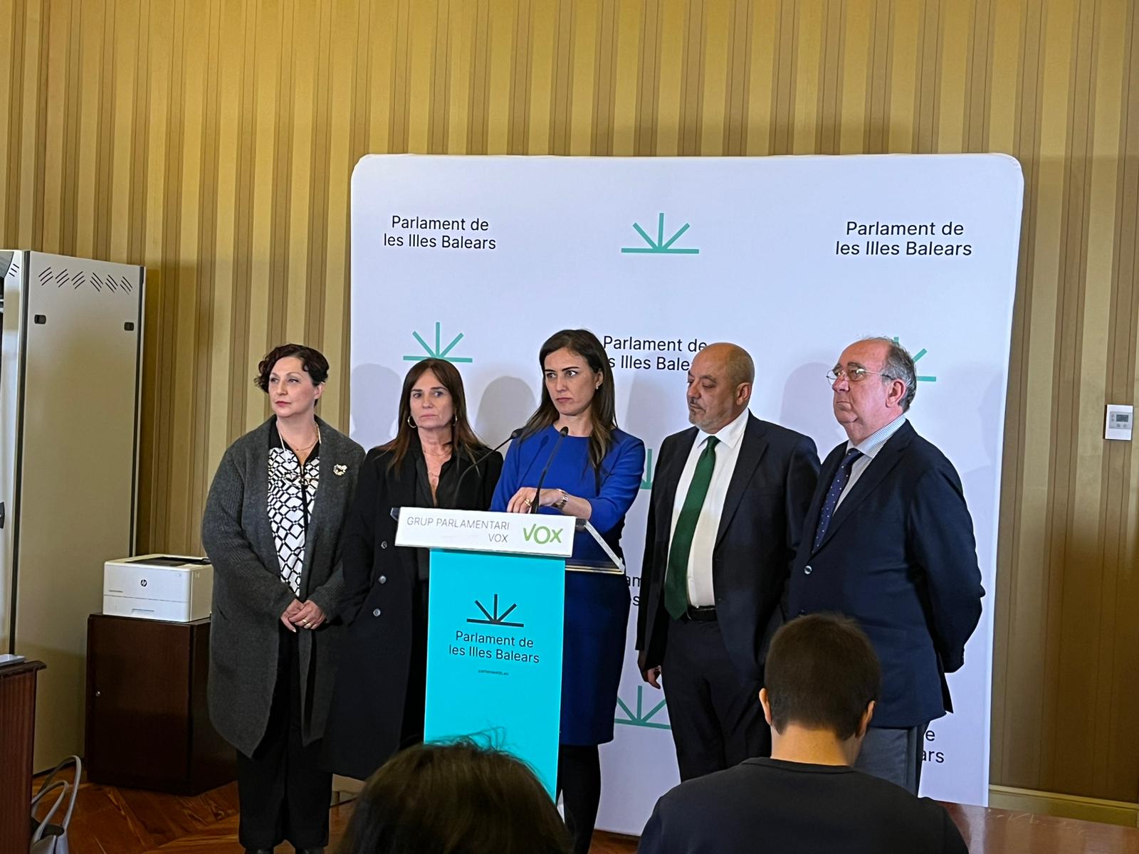 Ribas justifica la expulsión de De las Heras y Le Senne por "circunstancias internas del grupo" Ribas justifica la expulsión de De las Heras y Le Senne por "circunstancias internas del grupo"