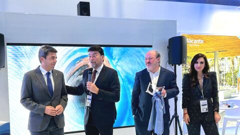 Carlos Maz&oacute;n, Luis Barcala, Luis Castillo y Ana Poquet en la presentaci&oacute;n de &quot;Alicante inmersiva&quot;